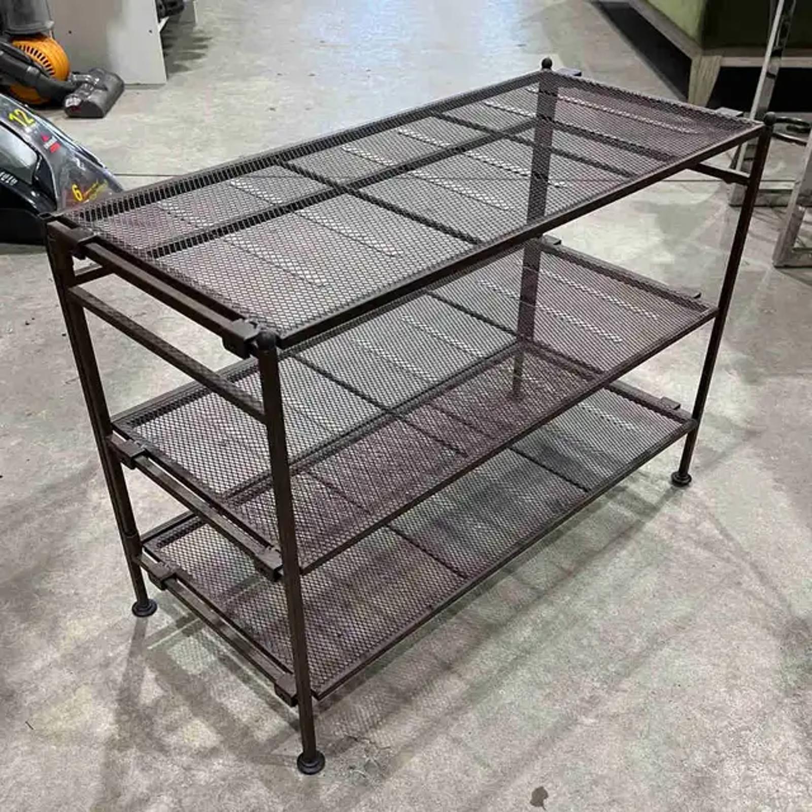 Metal mesh shoe rack – Rebound Centre