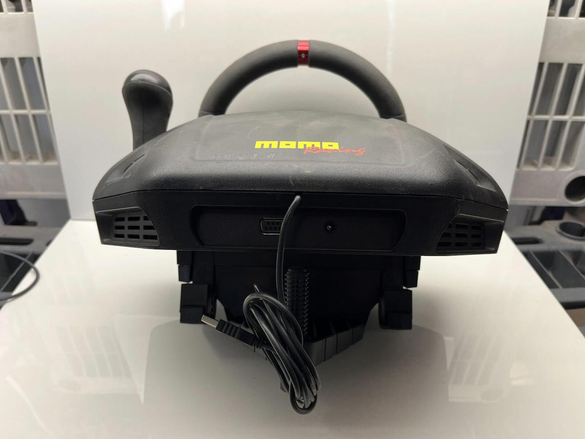Volant de course USB Logitech Momo Racing Force uniquement sans pédalier E-UH9
