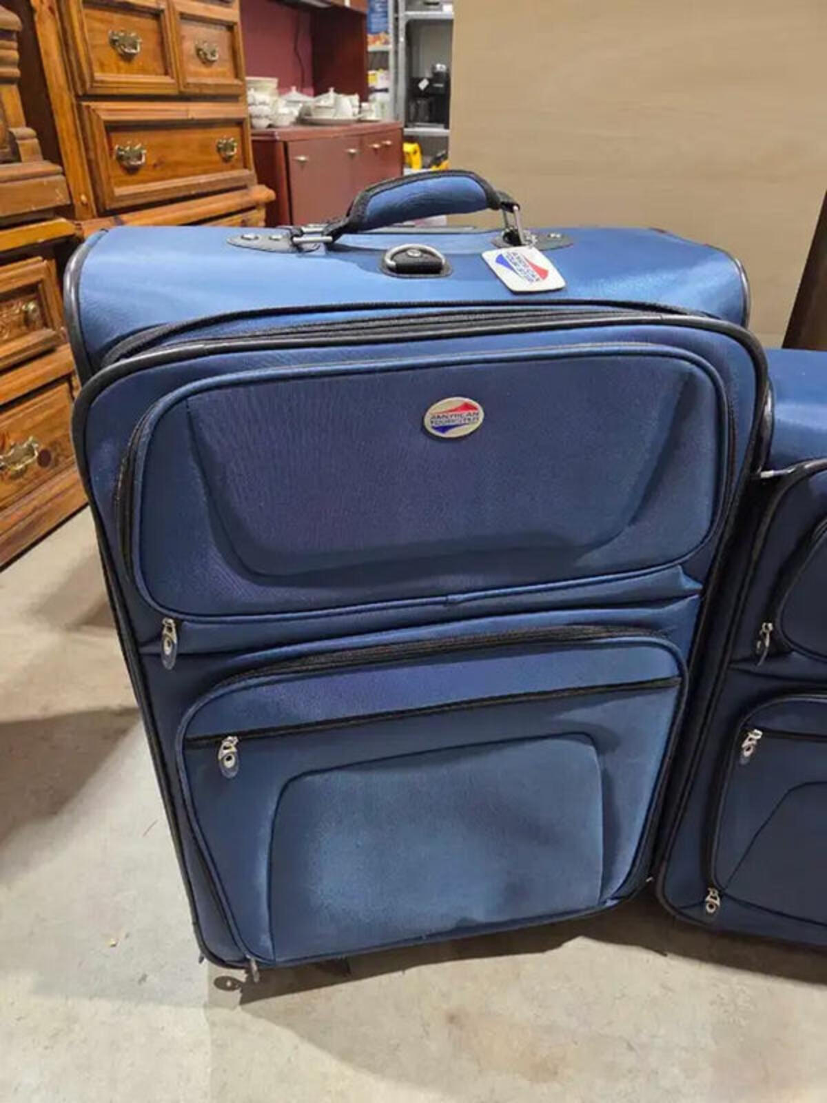 American Tourister 3 Piece Luggage Set