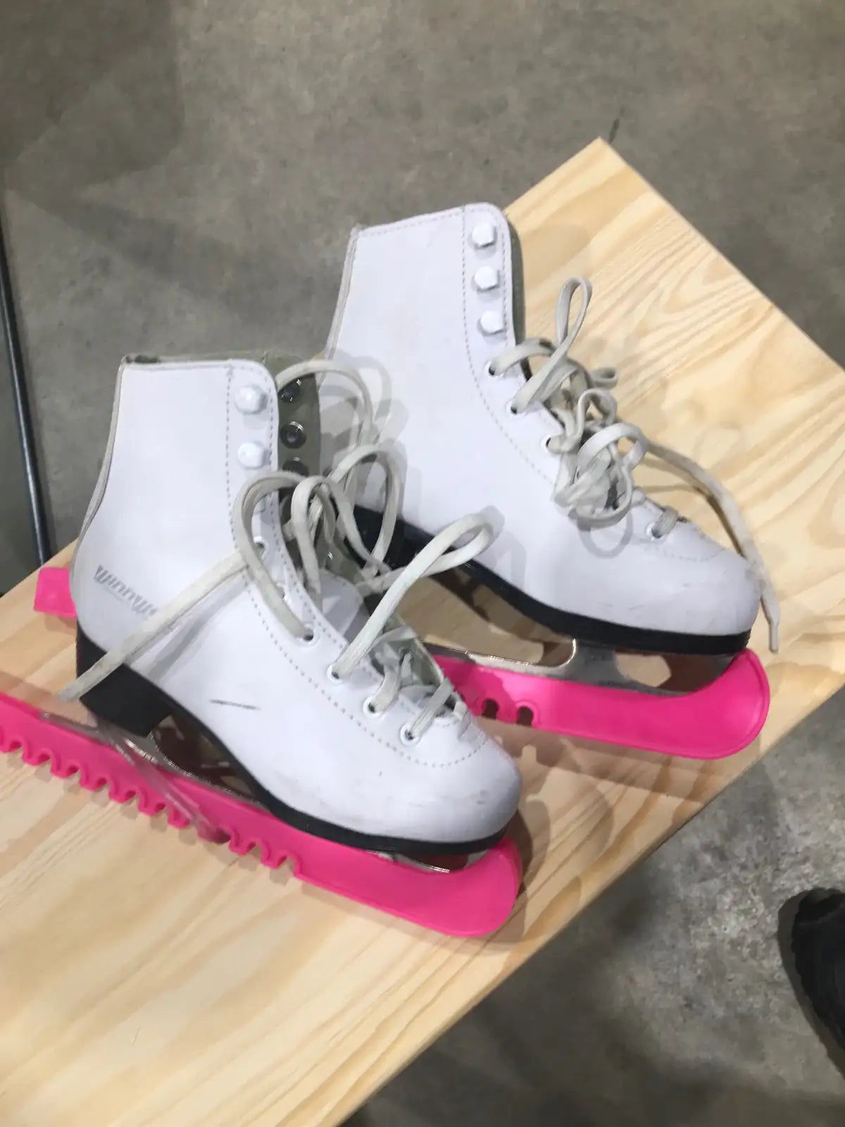 Winnwell Girls Ice Skates (13Y)