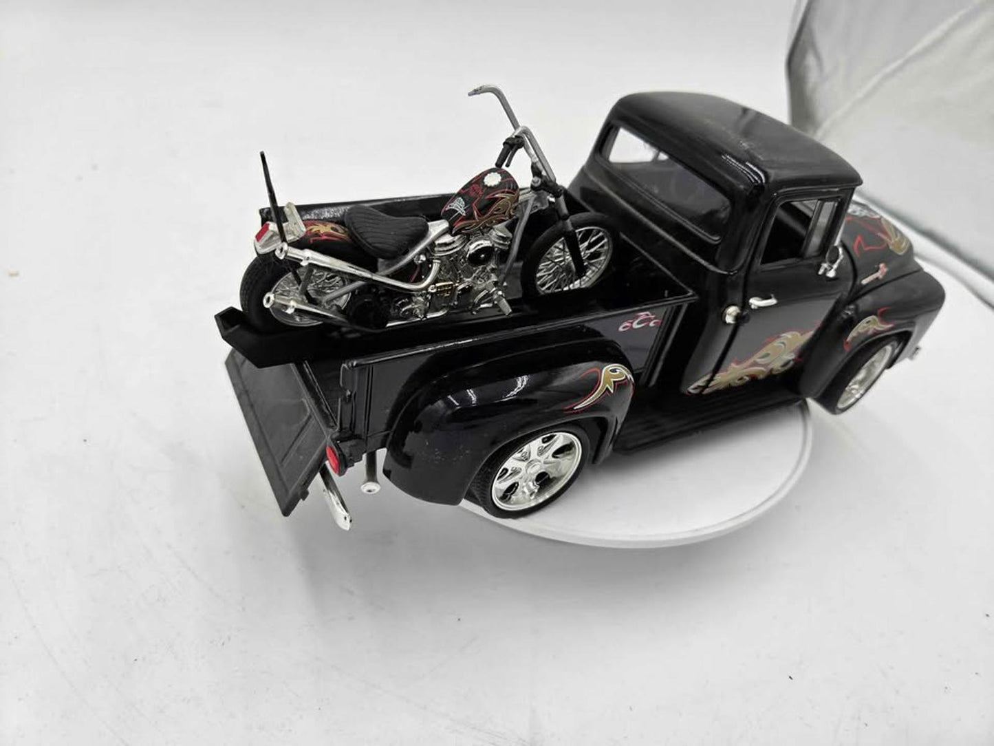 Hot Wheels 1:18 Diecast Ford Truck & Motorcycle Set West Coast Customs WHIPS