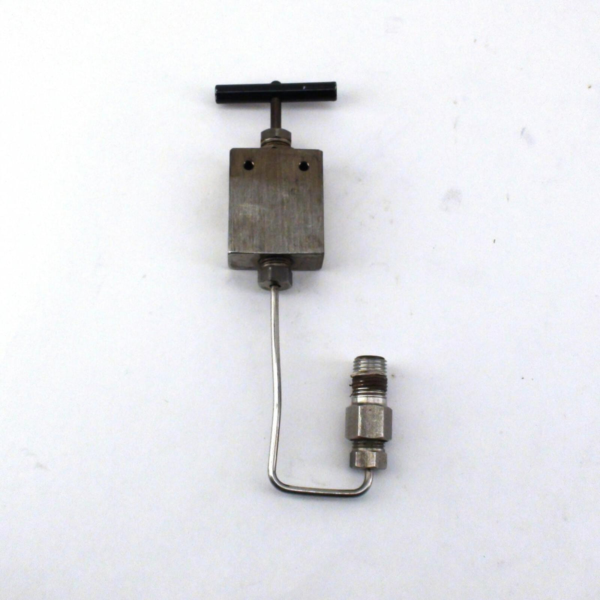 HiP 15-12AF2-REG Taper Seal Valve Fitting With Connector - 15 000 PSI - Used