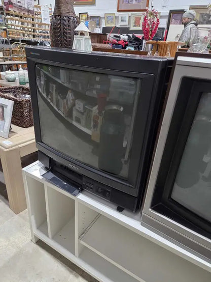 Retro Sony Trinitron KV-20TS20 20" TV