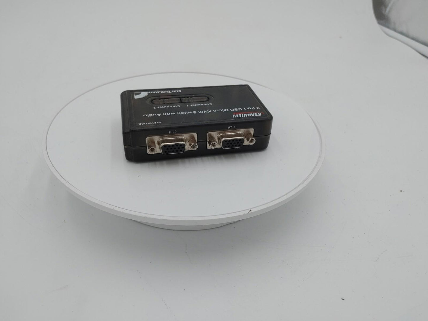 Excellent Condition Starview 2 Port Slim KVM Switch with Audio SV211KUSB Black