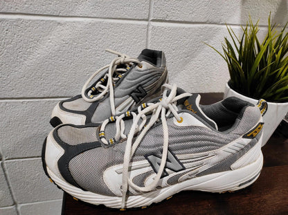 New Balance Women's Size 11 Athletic Shoe Sneaker White