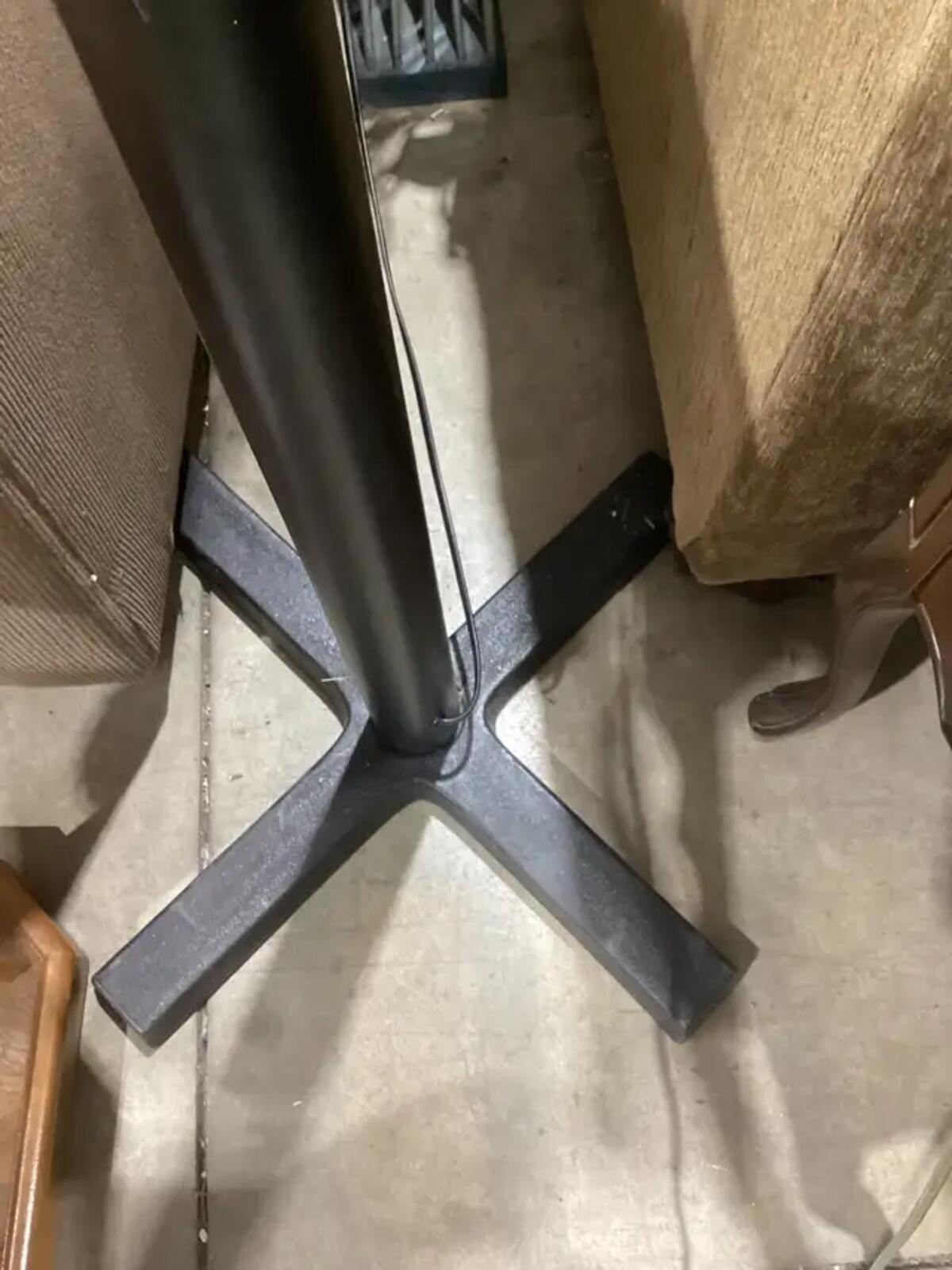 7ft Black Arc Floor Lamp with 3 Lights