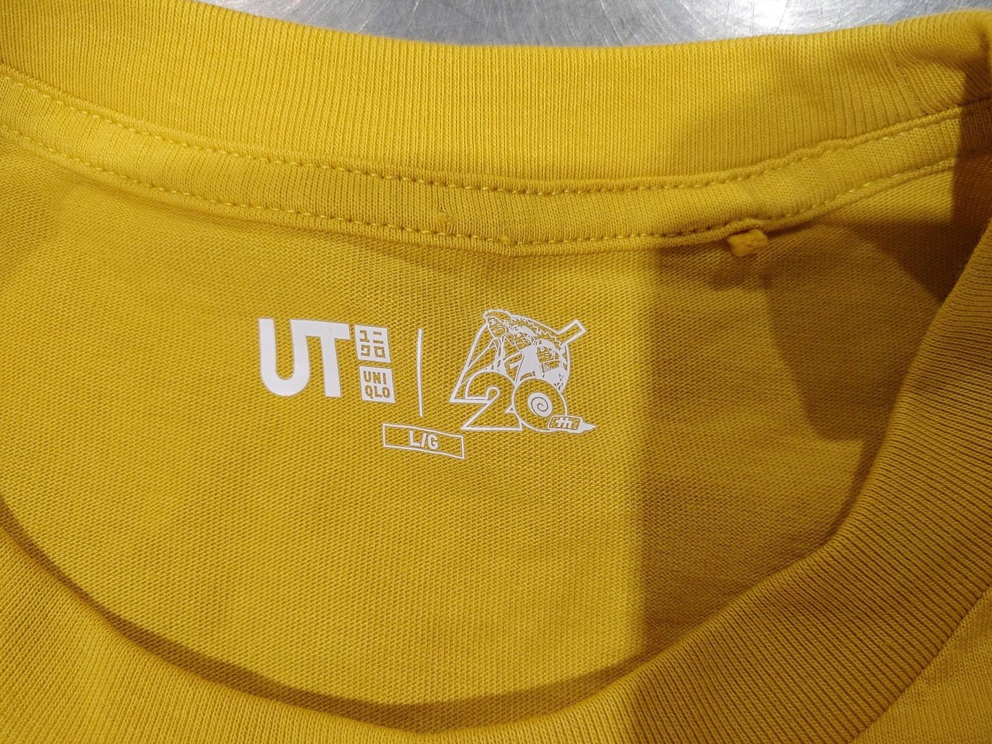 Excellent Condition UT Naruto Graphic Yellow T-Shirt Size L