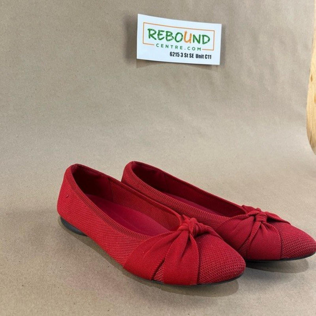 Vivaia Women’s Aria 5° Pointed-Toe Ballet Flats Ruby Red