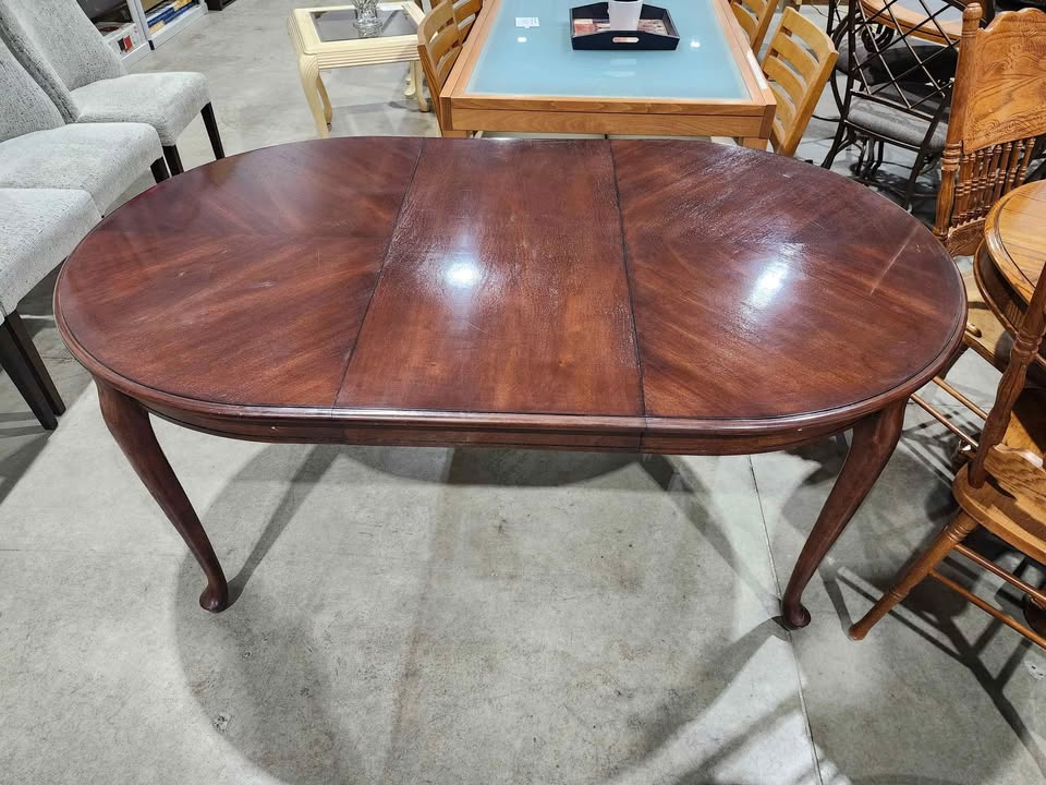 Solid Wood Extendable Dining Table & 4 chairs