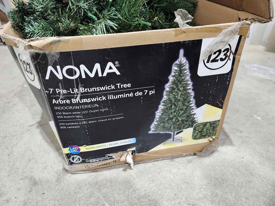 Noma Pre-Lit Brunswick 7ft Christmas Tree