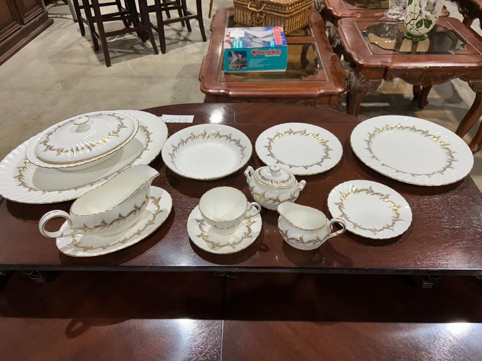 Foley Golden Regency Bone China Dinnerware Set