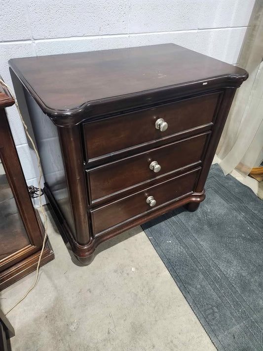 Large Cherry 3-Drawer Nightstand