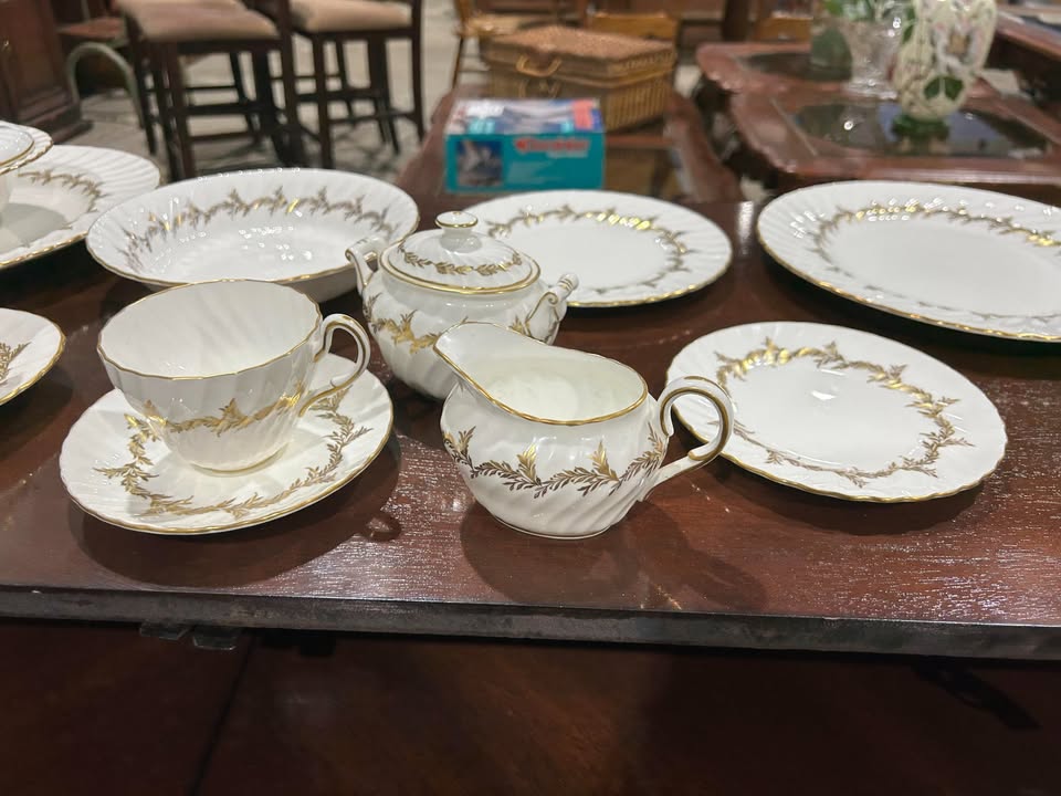 Foley Golden Regency Bone China Dinnerware Set