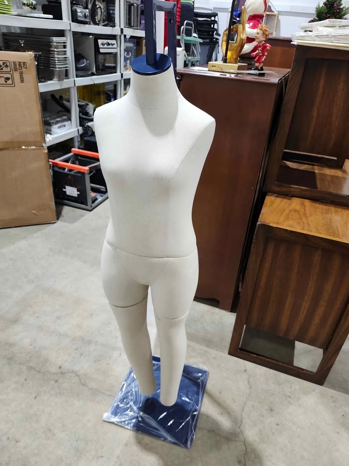 2 Part Female Pinnable Adjustable Mannequin