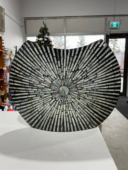 Elegant lacquerware Vase - Crescent Moon