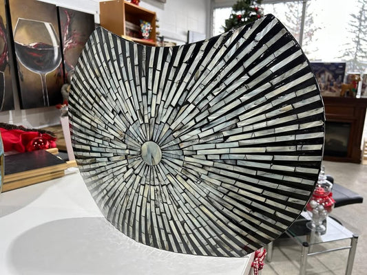 Elegant lacquerware Vase - Crescent Moon