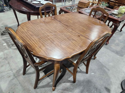 French Provincial Dining Table/Chairs