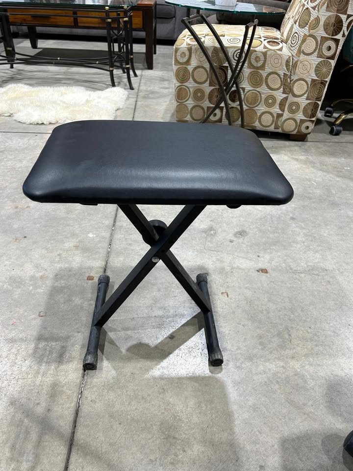 Adjustable Leg stool