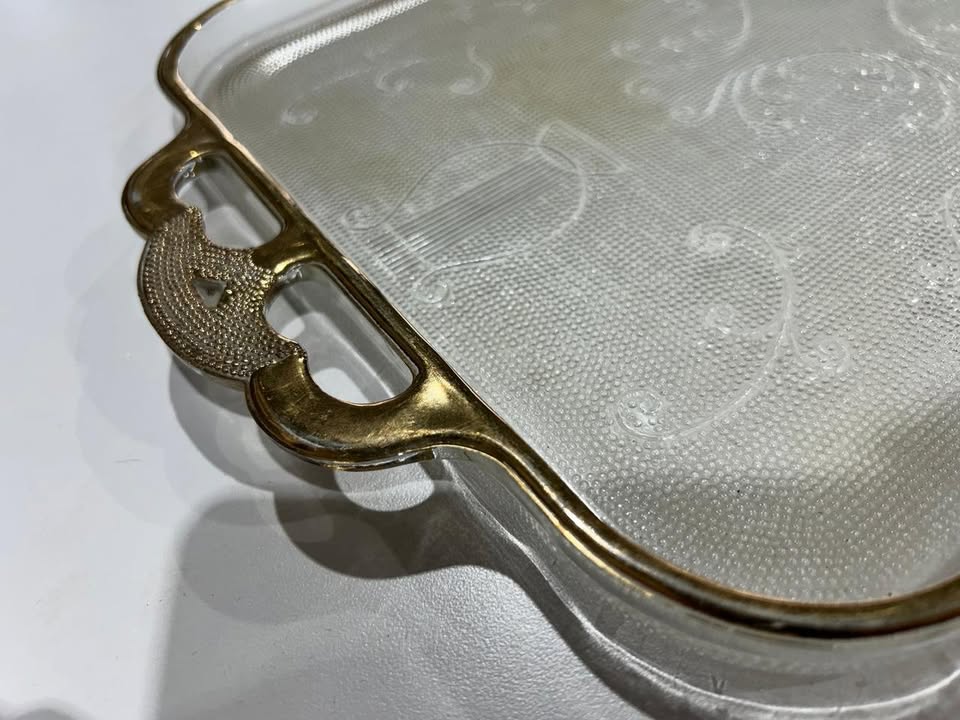 Plateau de service vintage Jeanette en verre façon harpe lyre avec dorure à l’or