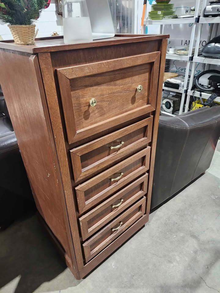 Vintage rolling Dresser