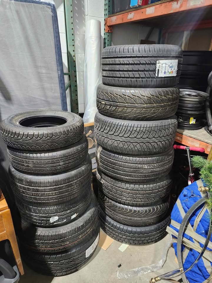 New Firestone FR710 P225/60R18 99T Mud/Snow Tire – Tire Only