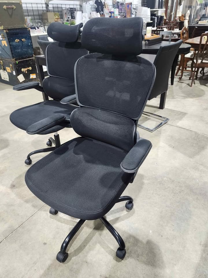 Vinsetto Ergonomic Office Mesh Chair - 2 Available