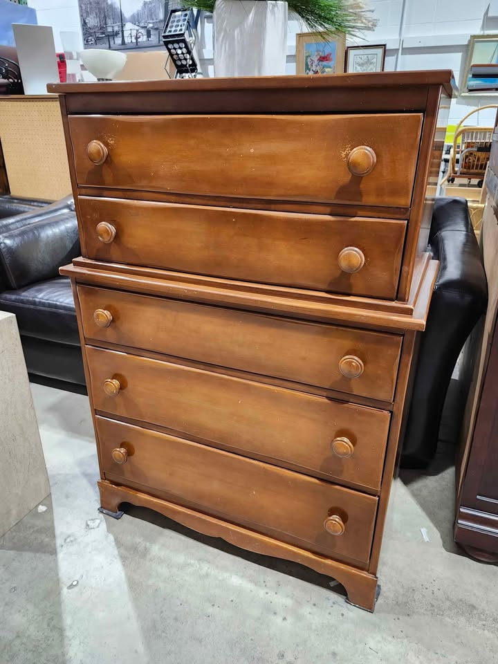 Vintage Kroehler Dresser