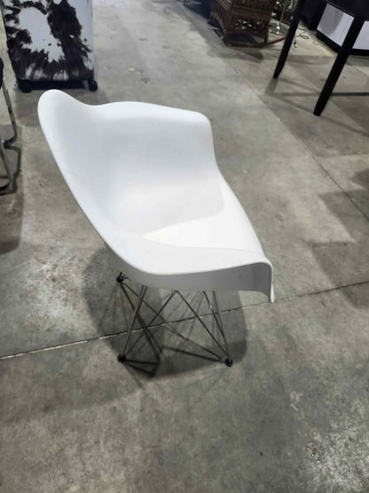 Eiffel Moulded White/Chrome Chair