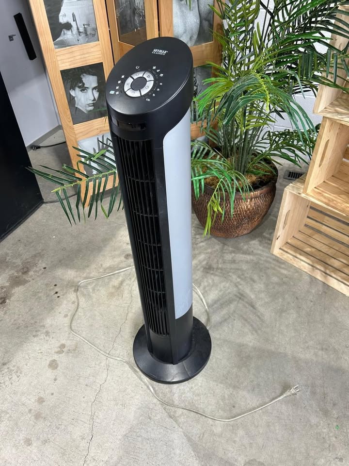 Seville Classics Tower Fan 40" (missing remote)