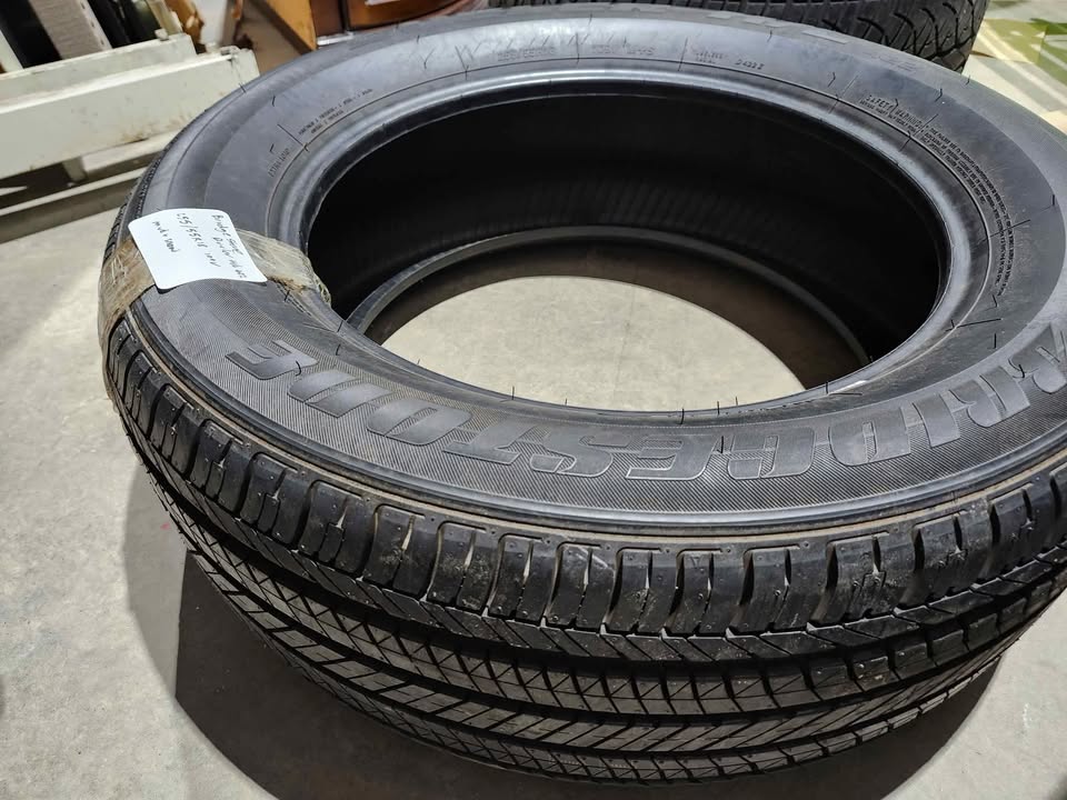 New! Bridgestone Dueler H/L 422 - 255/55R19, 109V (Mud/Snow) Tire