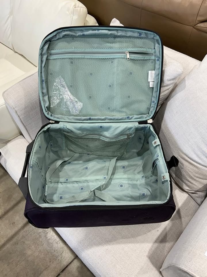 2-Piece Purple Luggage Set – Medium Suitcase & Carry-On