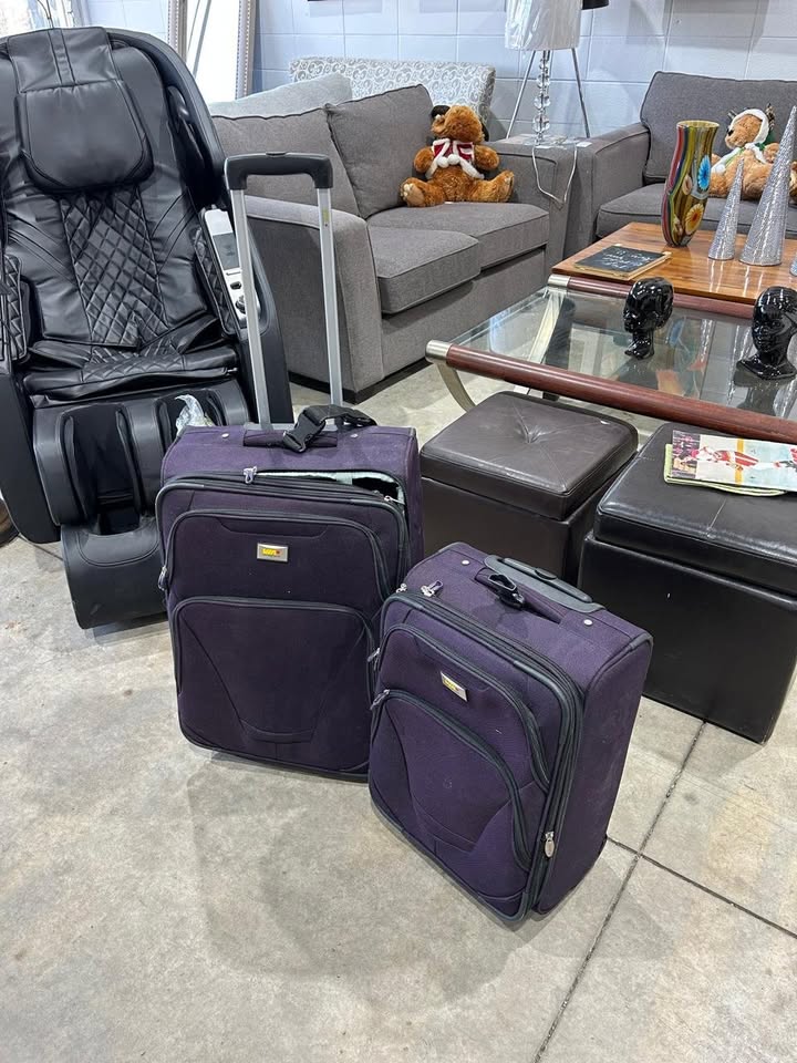 2-Piece Purple Luggage Set – Medium Suitcase & Carry-On