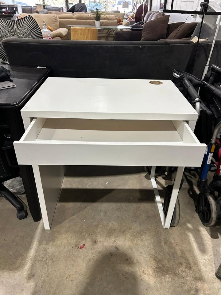 IKEA MICKE white desk + chair