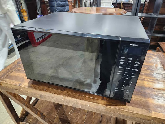 Wolf 1100w Countertop Microwave - Black