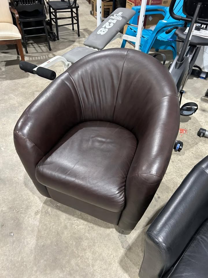 Italsofa Brown Leather Swivel Chair