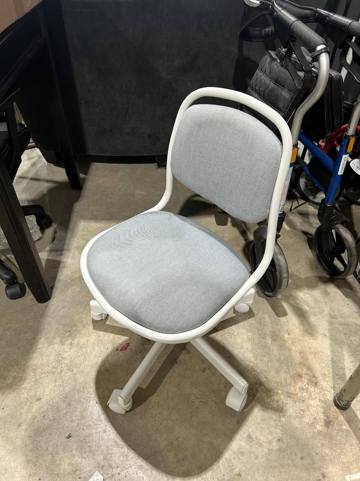 Children's office chair