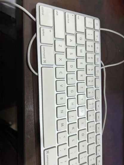 Apple Slim Wired USB Keyboard with Numeric Keypad (2007)