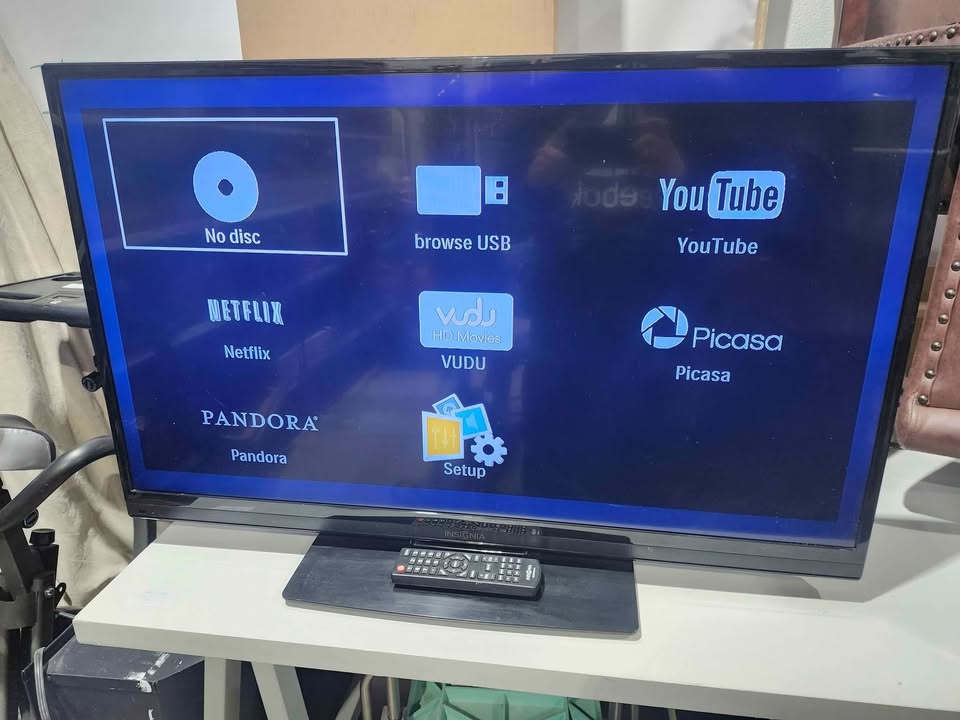Insignia 39" LED 1080p HDTV