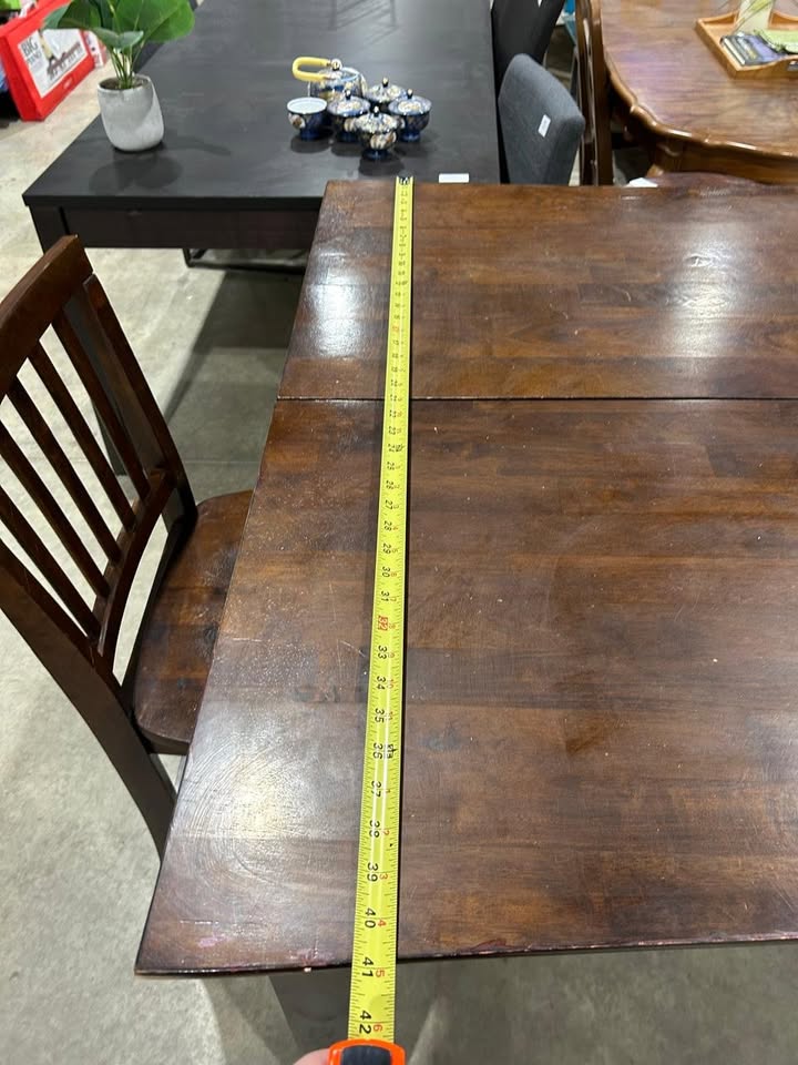 Extra Tall Dinnig Table + 2 Chairs