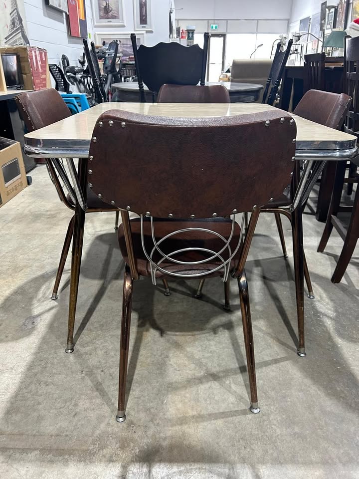 Vintage Retro 60's-70's Dinning table + 4 Chairs