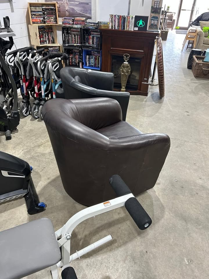 Italsofa Brown Leather Swivel Chair