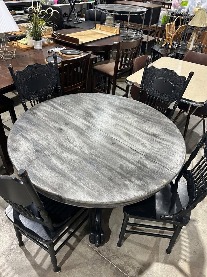 Dark Grey Round Table on Wheels + 4 Black Chairs