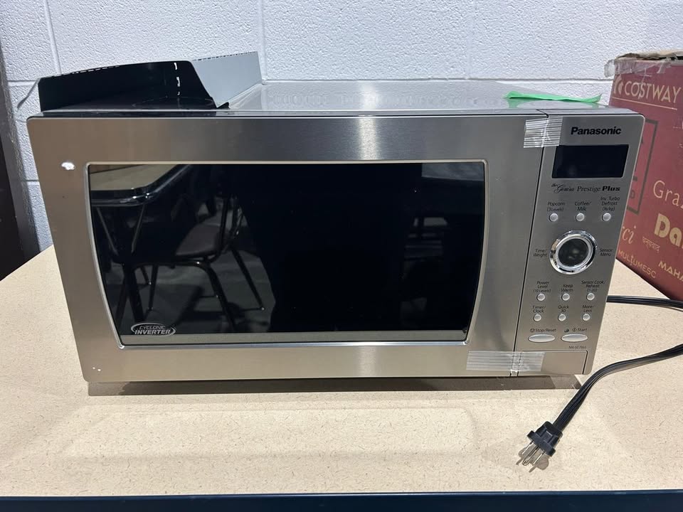 The genius Prestige PLUS - Panasonic Microwave/Oven