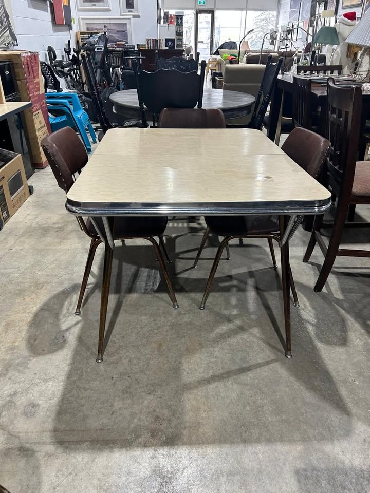 Vintage Retro 60's-70's Dinning table + 4 Chairs