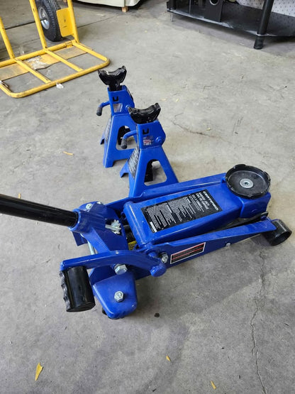 Certified 3-Tonne Axel Stands (2) & Garage Jack