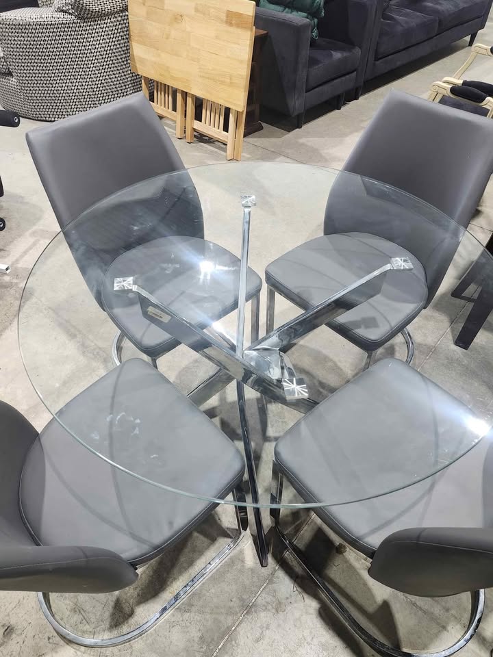 Kate - Modern Glass/Chrome Dining Table