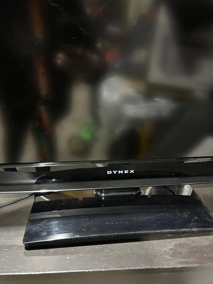 Dynex 32" LCD TV
