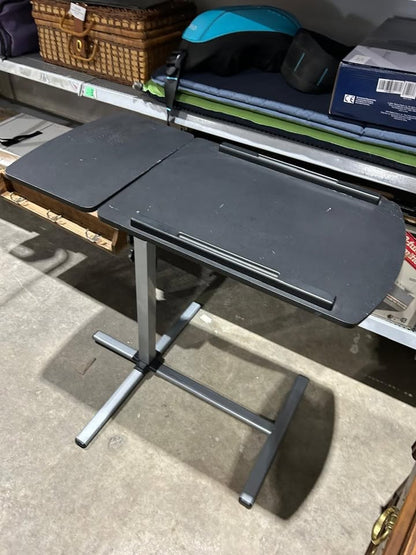 Adjustable laptop desk