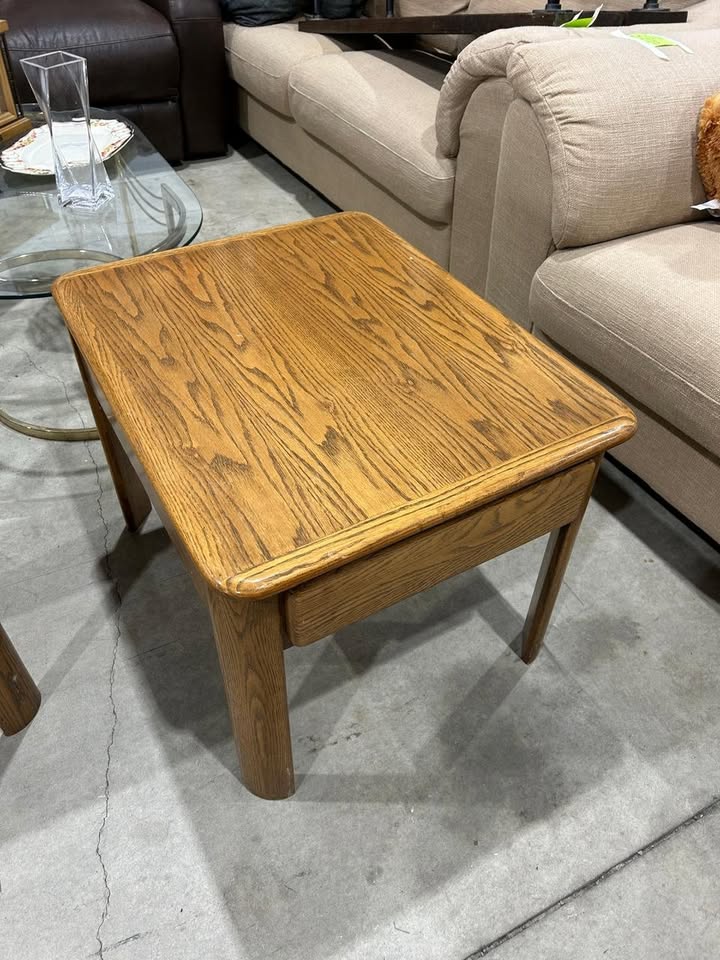 Huppe - Oak Side/End Table with drawer