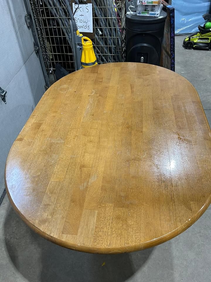 Oval dining table